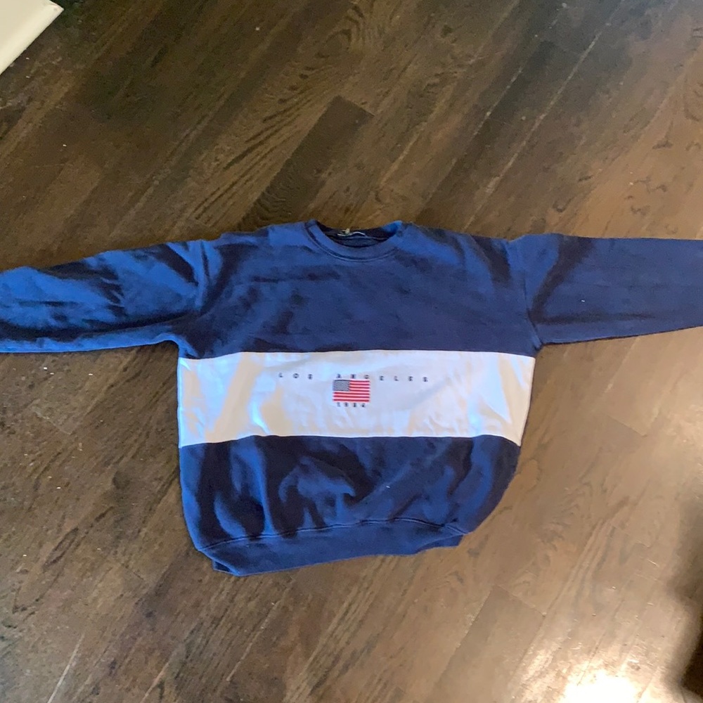 CUTE LOS ANGELOS BRANDY MELVILLE CREW NECK
